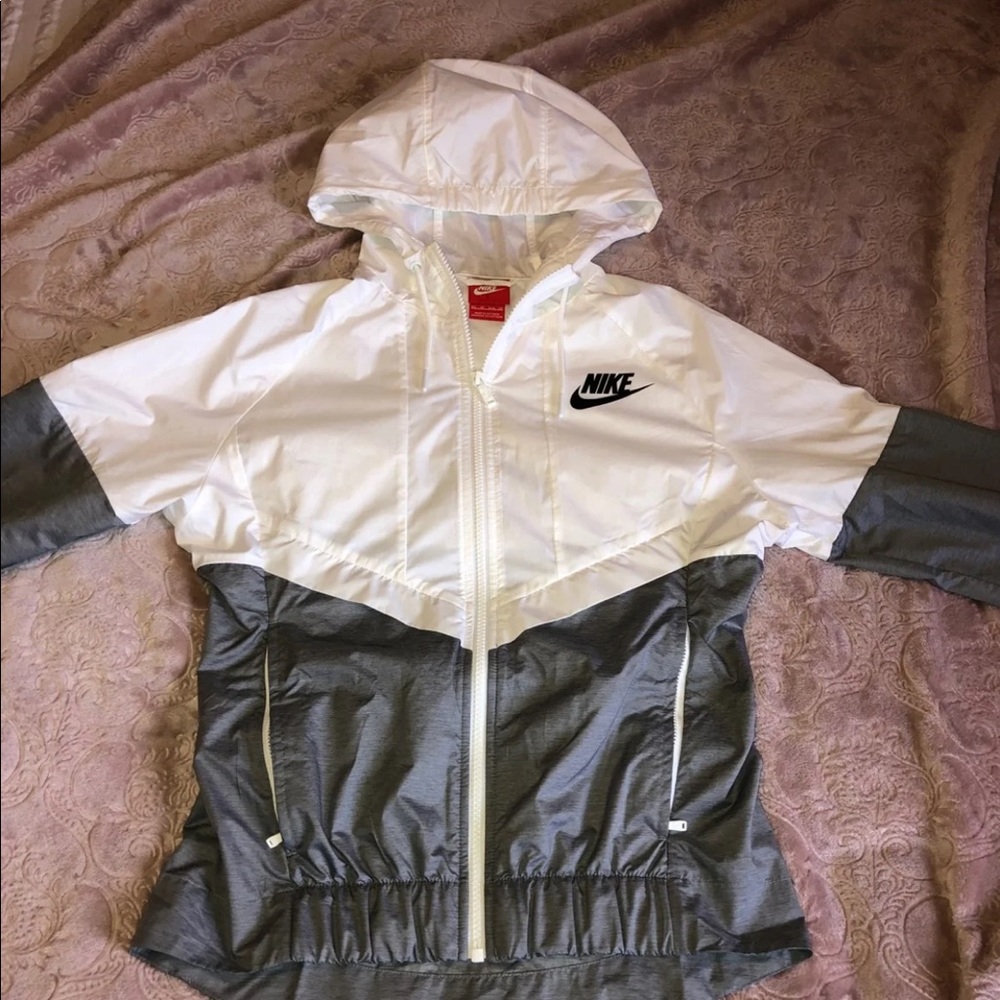 Nike windbreaker jacket